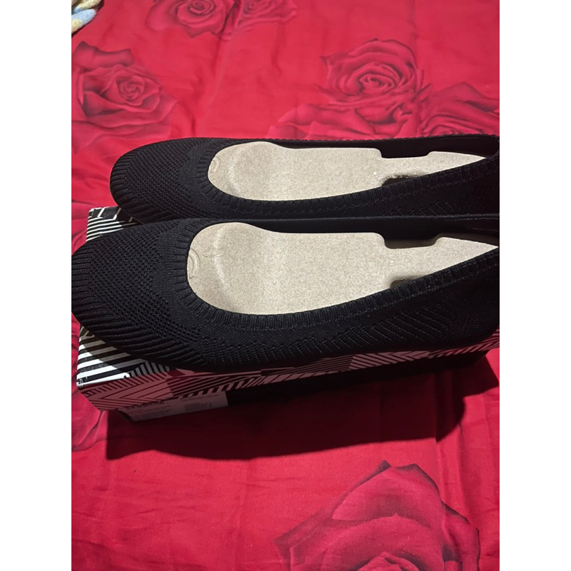 sepatu skechers black cleo sport