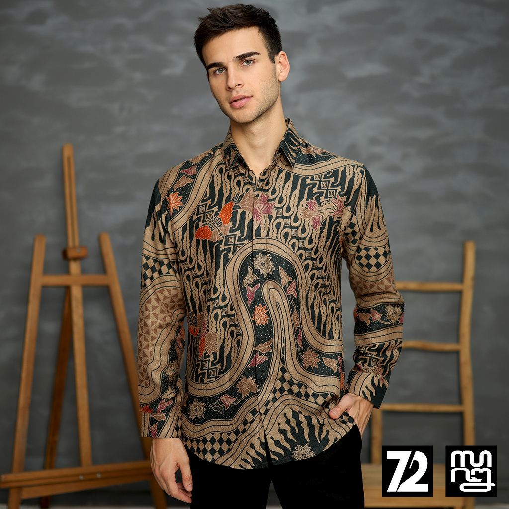 KEMEJA BATIK PRIA LENGAN PANJANG Kemeja Dobby Slimfit Motif Parang Kupu Warna Hitam Coklat 723158 Cap 72 - Baju Kemeja Atasan Pakaian Setelan Batik Pria Cowok Laki Laki Remaja Keluarga Kantor Lengan Panjang Modern Slimfit Slim Fit Premium Kekinian