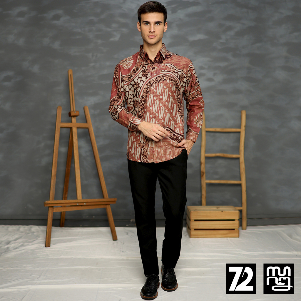 KEMEJA BATIK PRIA LENGAN PANJANG Kemeja Dobby Slimfit Motif Parang Roll Warna Dusty Pink Maroon 723162 Cap 72 - Baju Kemeja Atasan Pakaian Setelan Batik Pria Cowok Laki Laki Remaja Keluarga Kantor Lengan Panjang Modern Slimfit Slim Fit Premium Kekinian