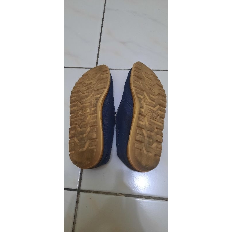 Sepatu Slip On Dr. Kevin for Woman Size 38