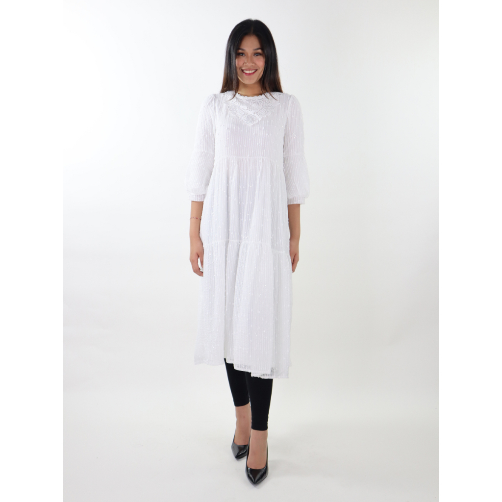 Amie Gamis-WHITE