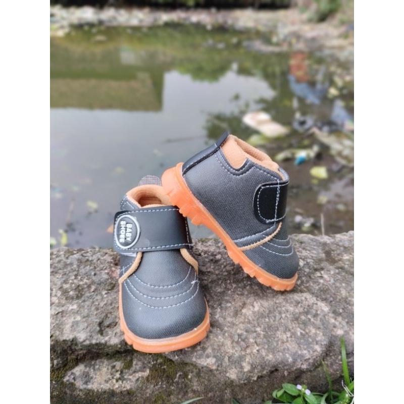 khainuna sepatu boots cowo model baby shoes size 22-25