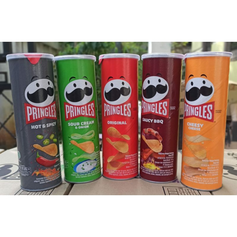 

PRINGLES Potato Crisps Keripik Kentang 107gr Rasa Original Keju BBQ Sour Cream Onion Hot & Spicy