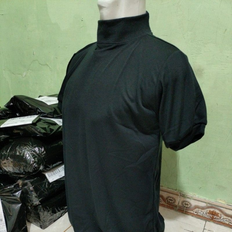 KAOS DALAM HITAM LEHER TINGGI POLOS
