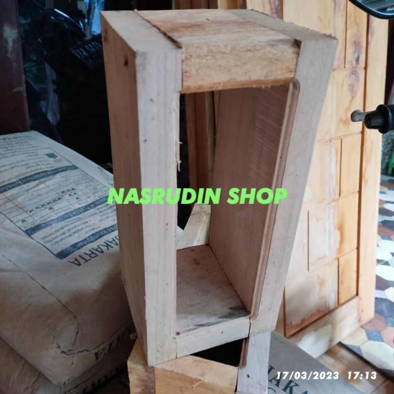 ROSTER KAYU MAHONI / LOSTER KAYU MAHONI UNTUK PINTU RUMAH / LUBANG ANGIN KAYU / LUBANG ANGIN JENDELA