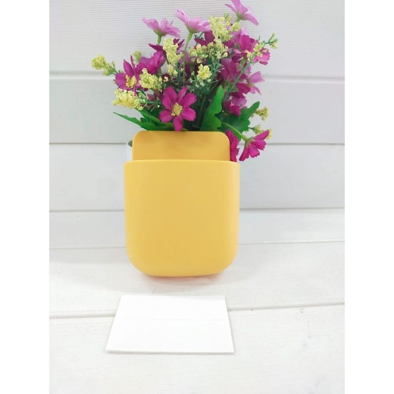 holder tempel warna dinding