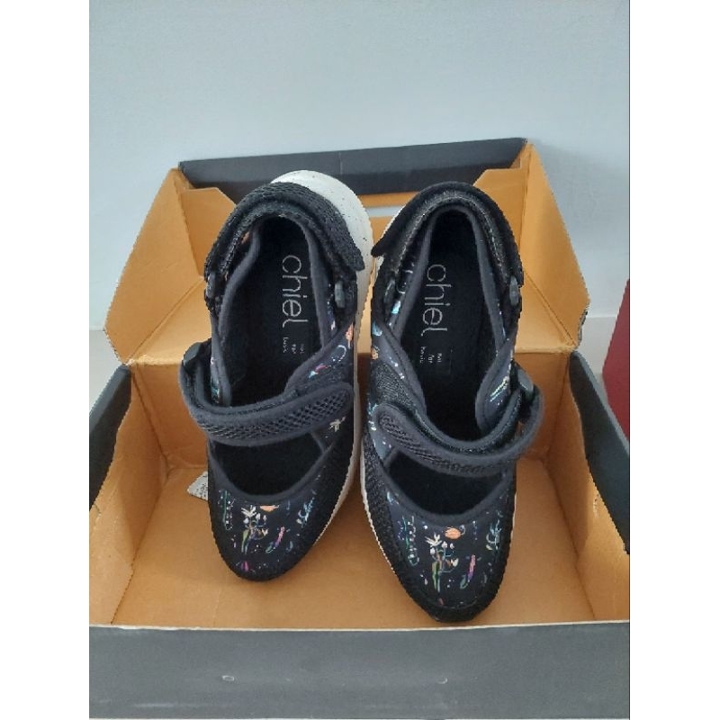 sepatu chiel