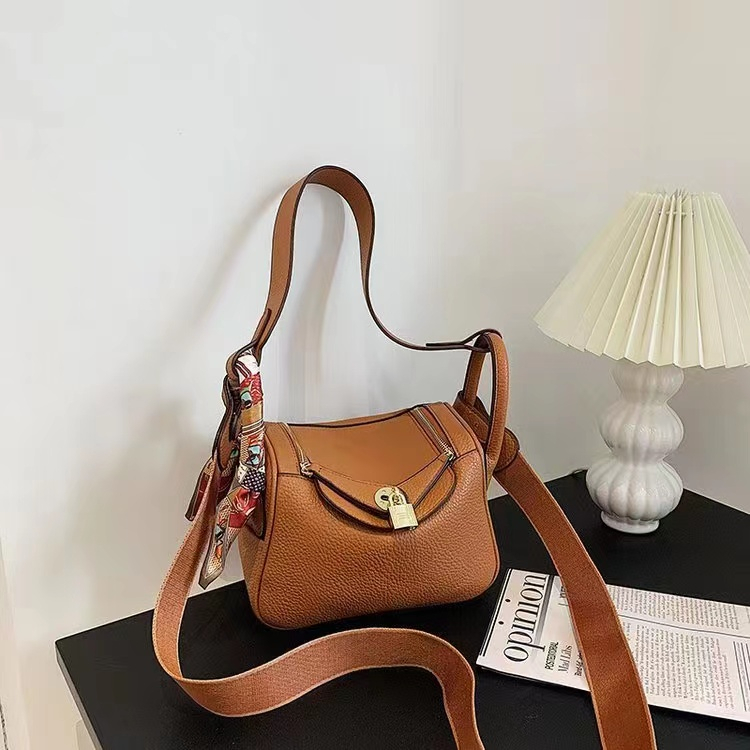 TAS SELEMPANG SLINGBAG WANITA CEWEK CANTIK FASHION IMPORT PEREMPUAN CAKEP KULIT JERUK STRAP TEBAL CA