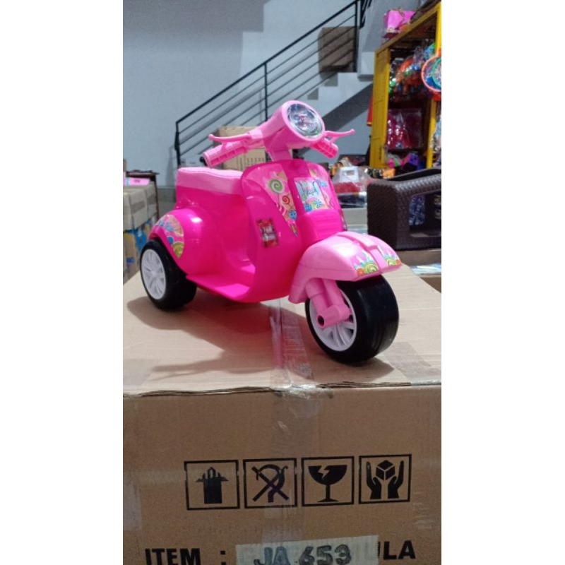 MAINAN VESPA MUSIK FD 303