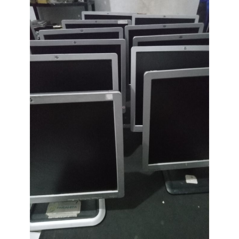 Monitor LCD 17 Kotak