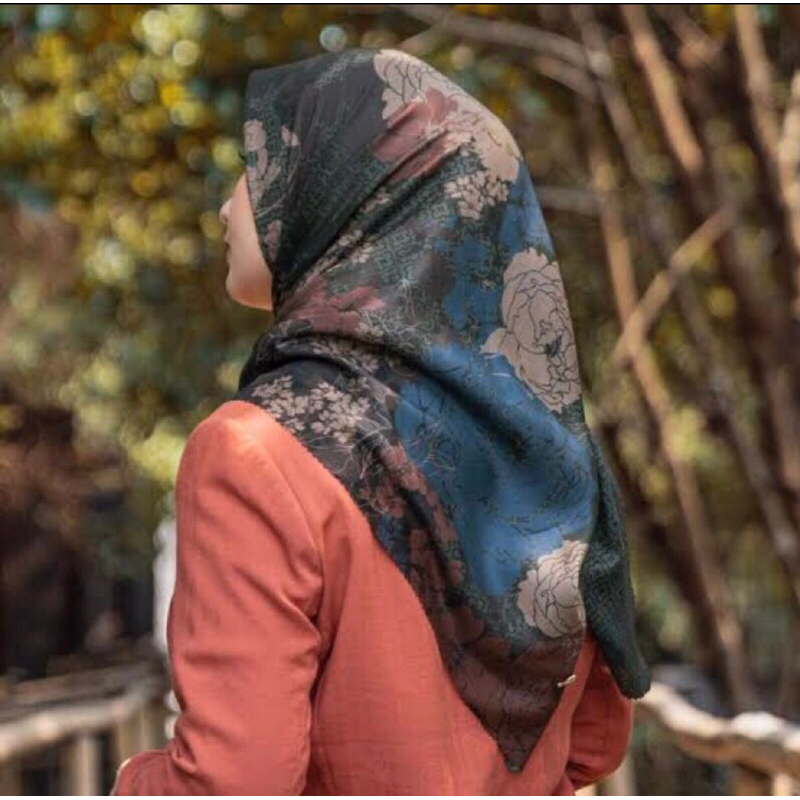 Preloved Dayana Scarf HL