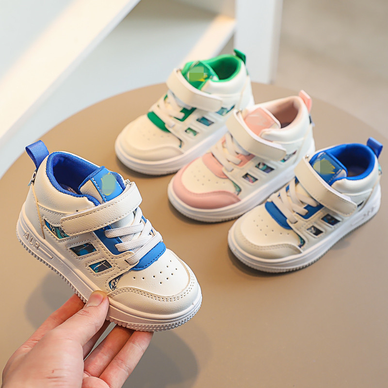 Sepatu Flat Anak Musim Semi dan Musim Gugur Baru Sepatu Flat Versi Korea Sepatu Kasual Fashion untuk Anak-Anak Sepatu Non-slip Luar Ruangan