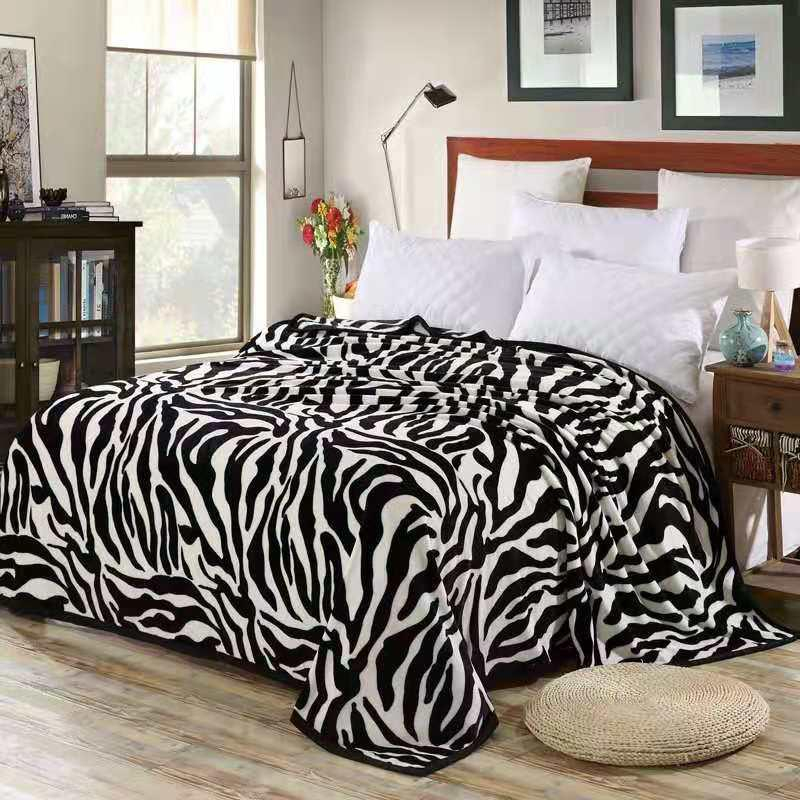 Selimut Bulu Halus Ukuran 200x230 Aesthetic Motif Zebra