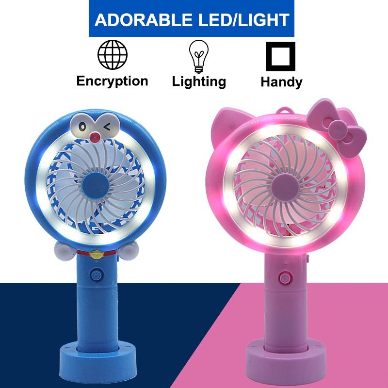 KIPAS MINI KARAKTER HELLOKITY DAN DORAEMON / KIPAS GENGGAM TANCAP USB+LED