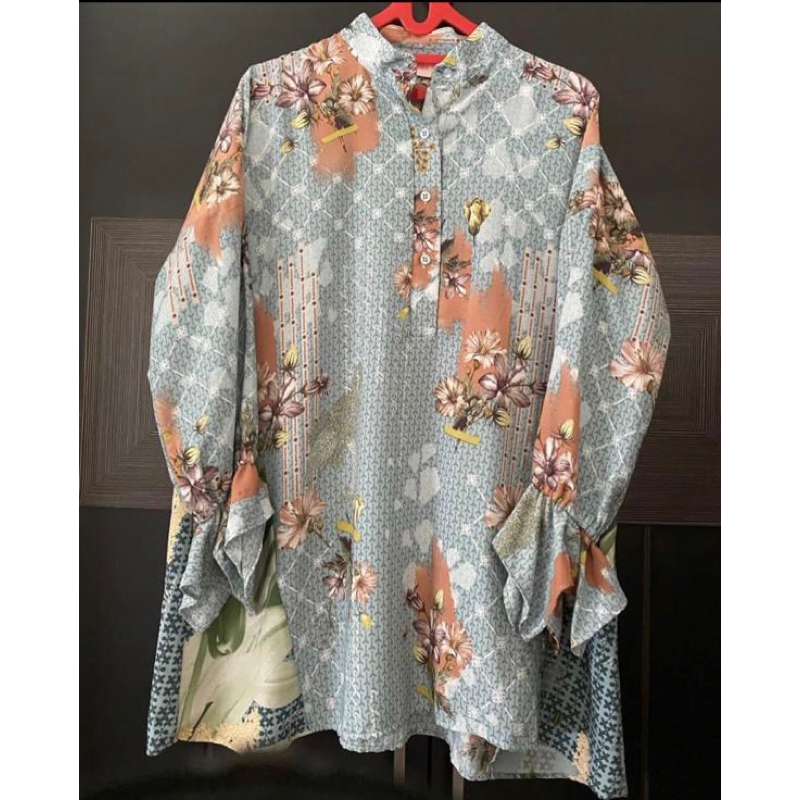 Erya top ria miranda preloved