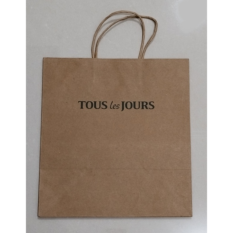 

Paperbag Branded Tous Les Jours