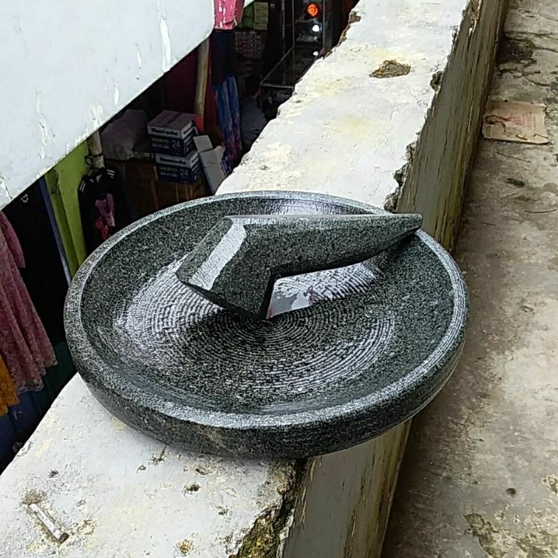 cobek / ulekan / gilingan cabe 100% batu asli diameter 22cm