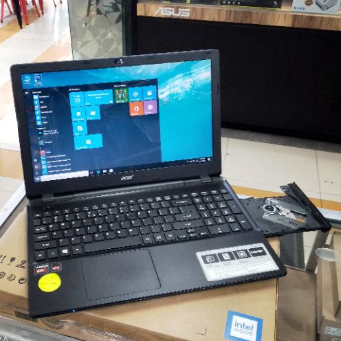 LAPTOP LEPTOP ACER AMD A10 RAM 4 GB HDD 1 TB 15INC VGA RADEON 2GB SIAP PAKAI MULUS COCOK UNTUK GAMING DESIGN