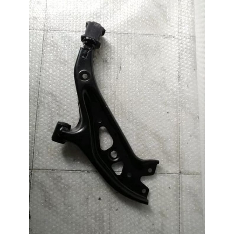 lower arm bawah Toyota soluna lks