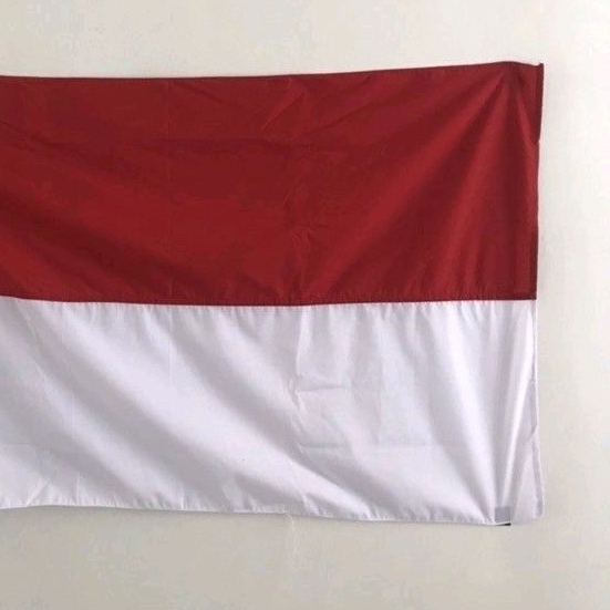 Bendera merah putih 100x150cm kain katun halus tali kenur