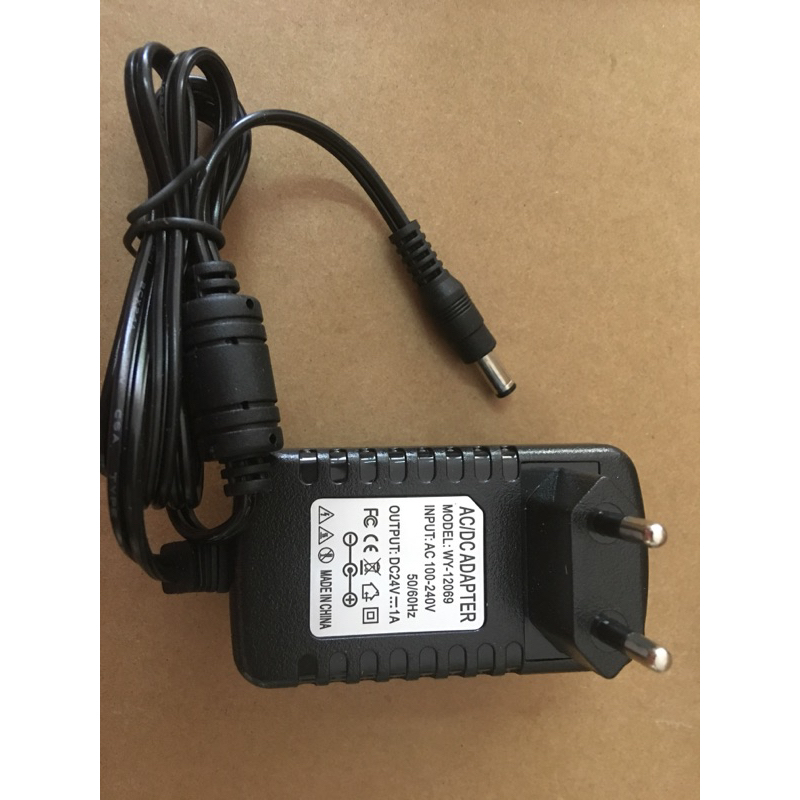 Adaptor 24v 1A