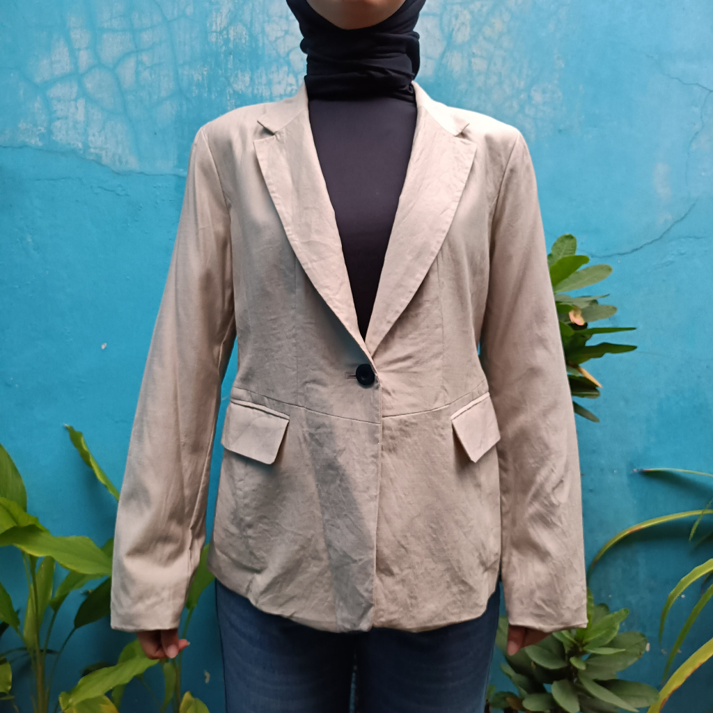 Blazer Cream Wanita