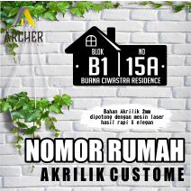 PAPAN NOMOR RUMAH AKRILIK HITAM/PUTIH UKURAN 27 X 16 CM