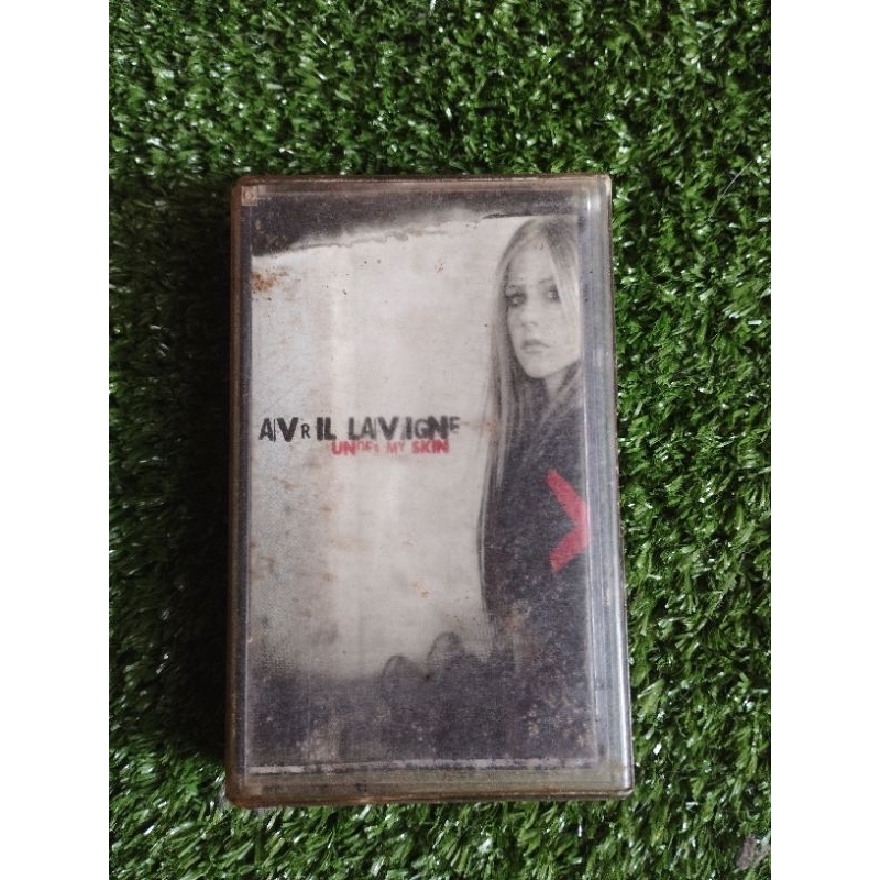 Kaset pita AVRIL LAVIGNE (Under My Skin) second original