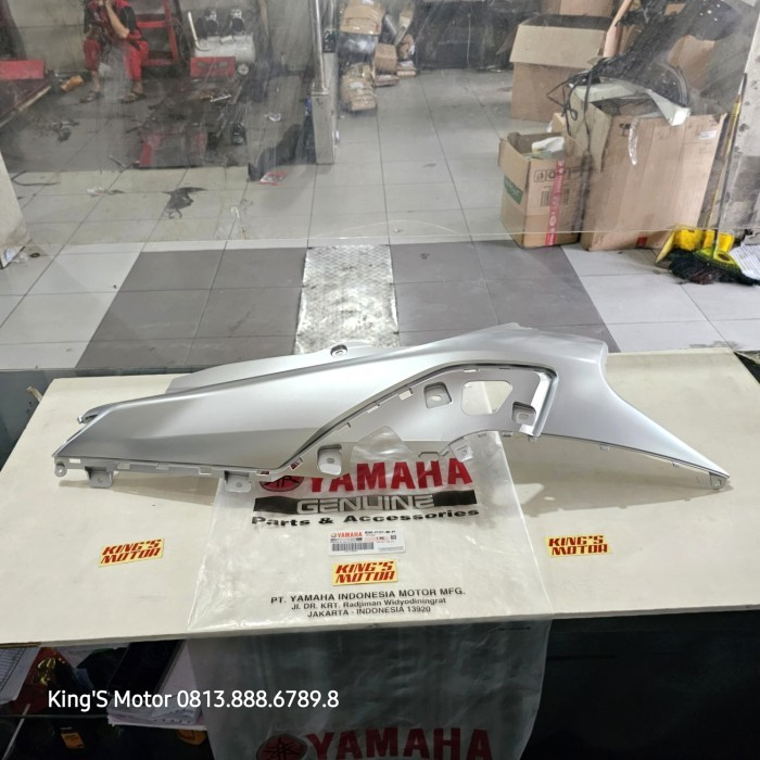 COVER BODY MIO GEAR 125 KIRI SILVER DOFF B3W F1711 P1 ASLI YAMAHA