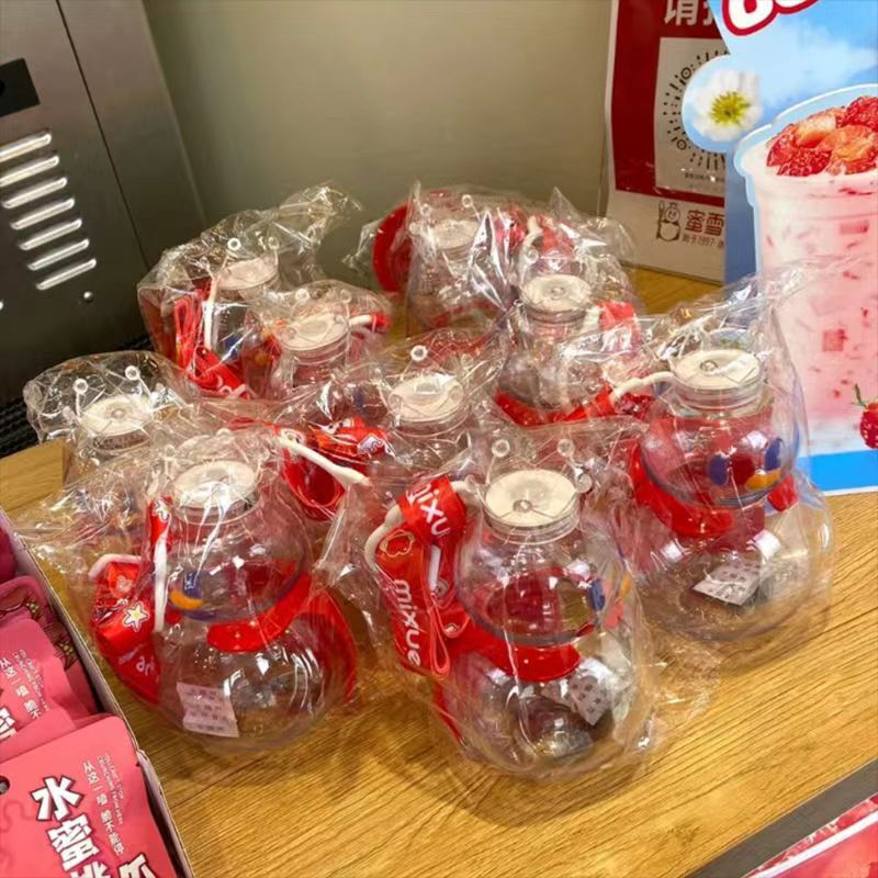 Botol Minum Mixue Tumbler / Mixue Show King Botol 700ml /  700ml Botol Minum Viral MIXUE