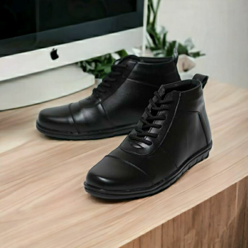 AGY Sepatu Formal Pria Pantofel Boots Kerja Kantor Casual Warna Hitam