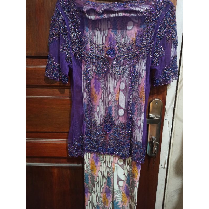 kebaya modern set ungu