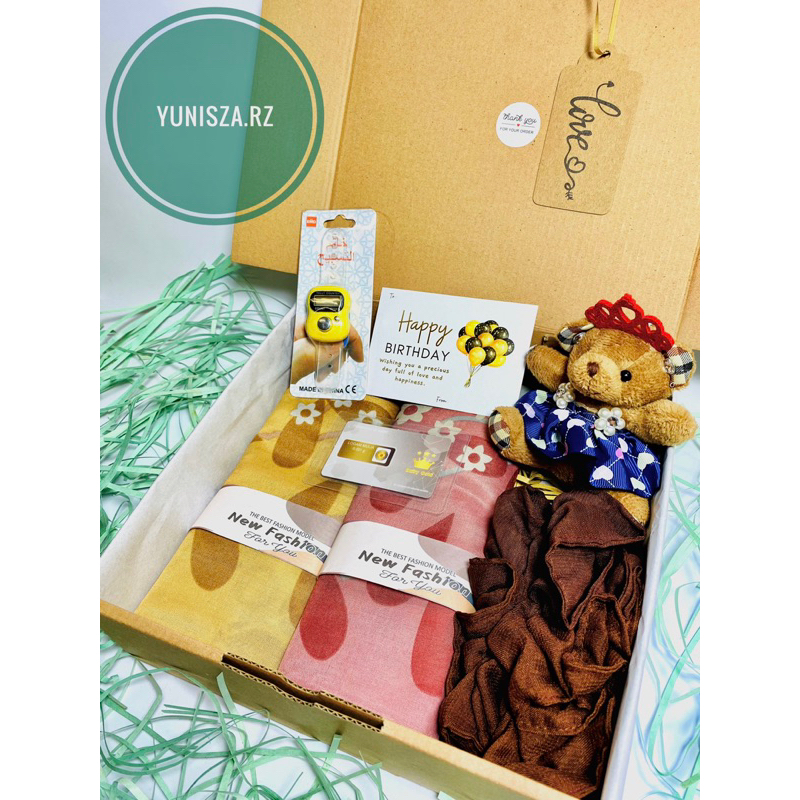 

Hampers Paket Hijab Motif/ Kado Wedding/ Kado Anniversary/Kado Ultah/Hampers hijab bagus