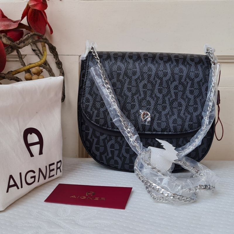 Kekurangan Pembayaran Nwt Aigner Signature Sling Bag
