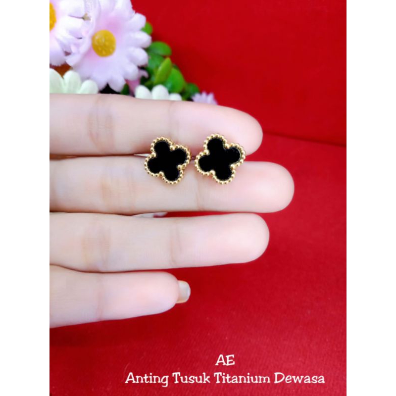 anting titanium bunga