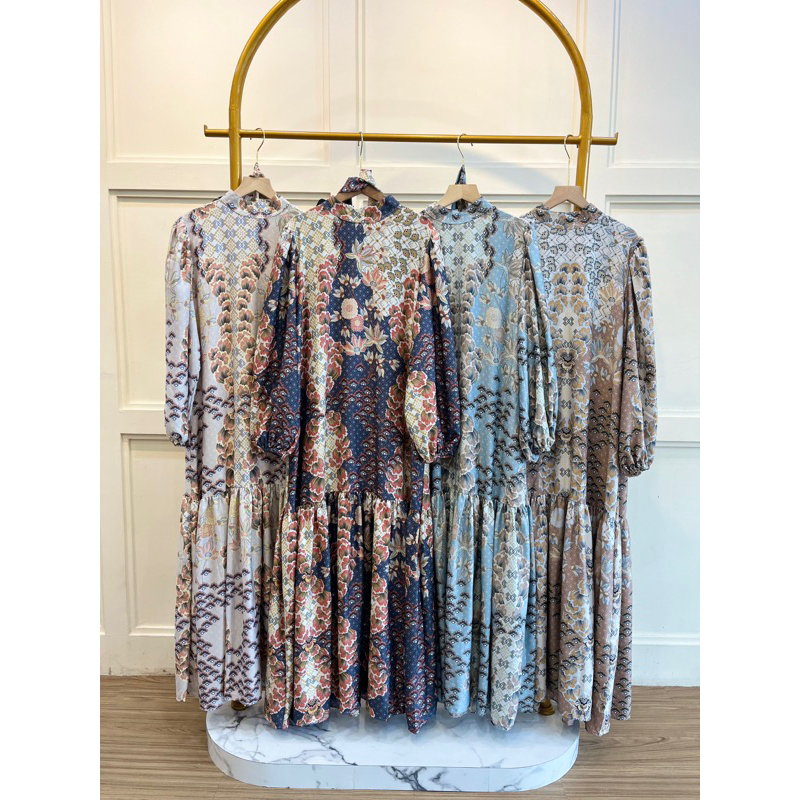 B1669 // B1667 Dress Motif