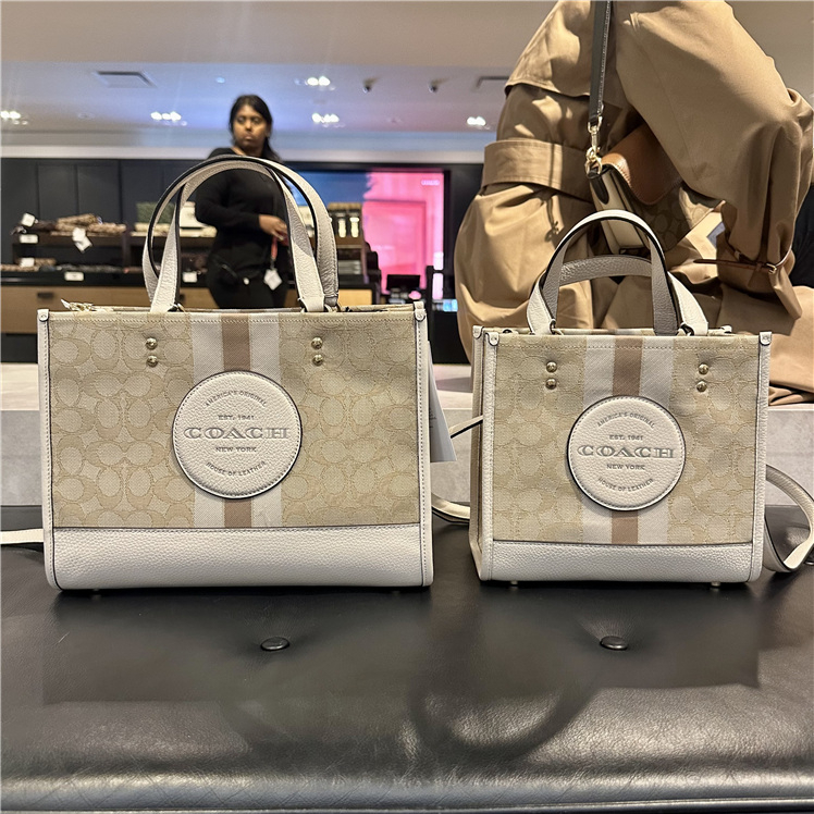 Coach Dempsey Carryall In Signature Jacquard With Stripe And Coach Patch Coach Tas Wanita Coach Tas Selempang Coach Bahu Wanita Coach Top Handle Bag