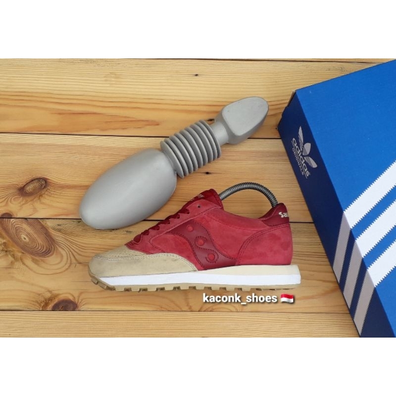 SEPATU CASUAL SNEAKERS SAUCONY JAZZ MERAH RED ORIGINAL