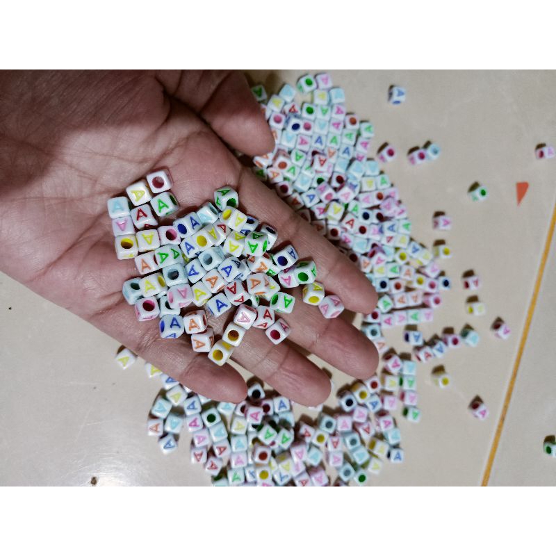 Mote Huruf Vokal A 50pcs