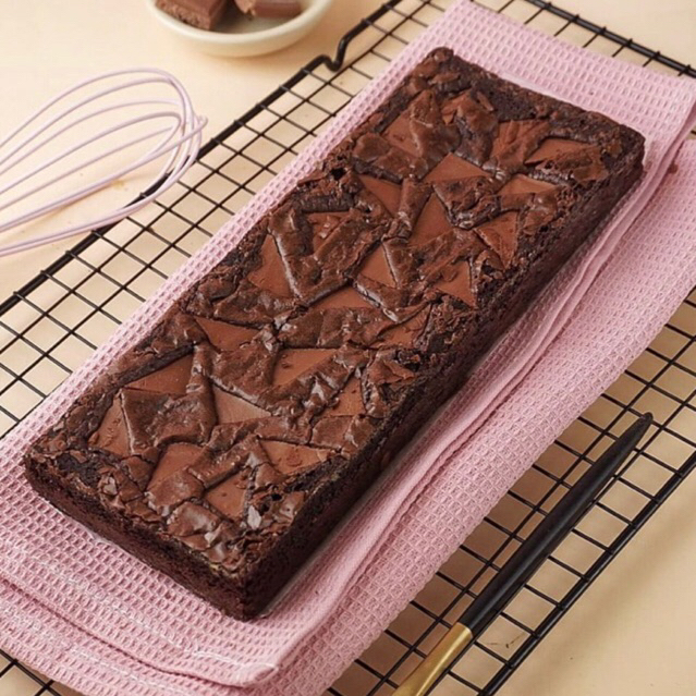 

FUDGY BROWNIES CADBURY