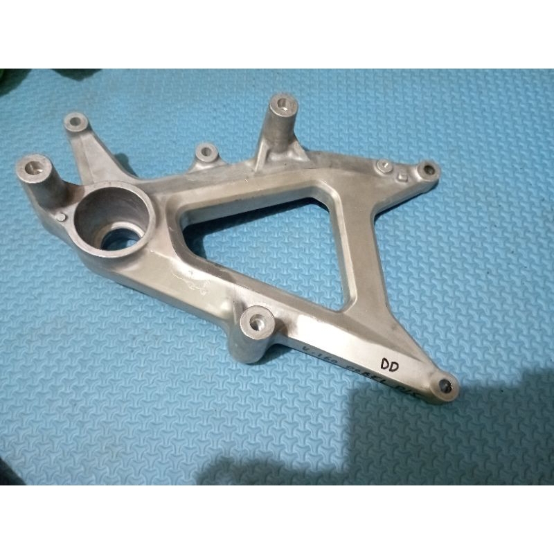 SWING AREM DUDUKAN KNALPOT HONDA VARIO 160 ABS 2020 2022 ORI