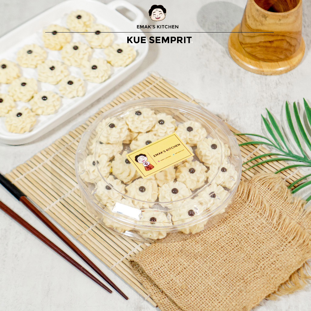 

KUE KERING SEMPRIT EMAK'S KITCHEN