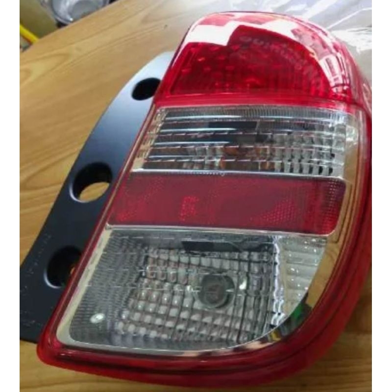 lampu rr nissan march