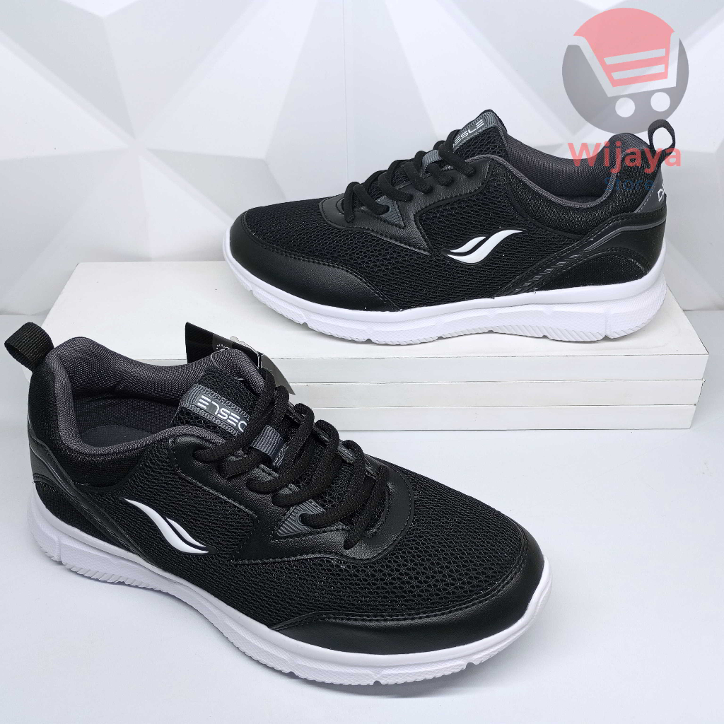 Sepatu Sekolah Desle 38-43 Sneaker Pria Hitam Polos Putih Material Berkualitas Tinggi Desain Mewah ANDRE TAYLOR