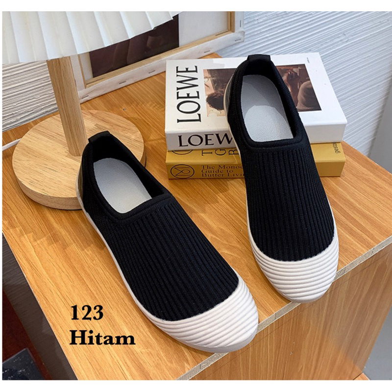 SEPATU SLIP ON ELASTIS 123