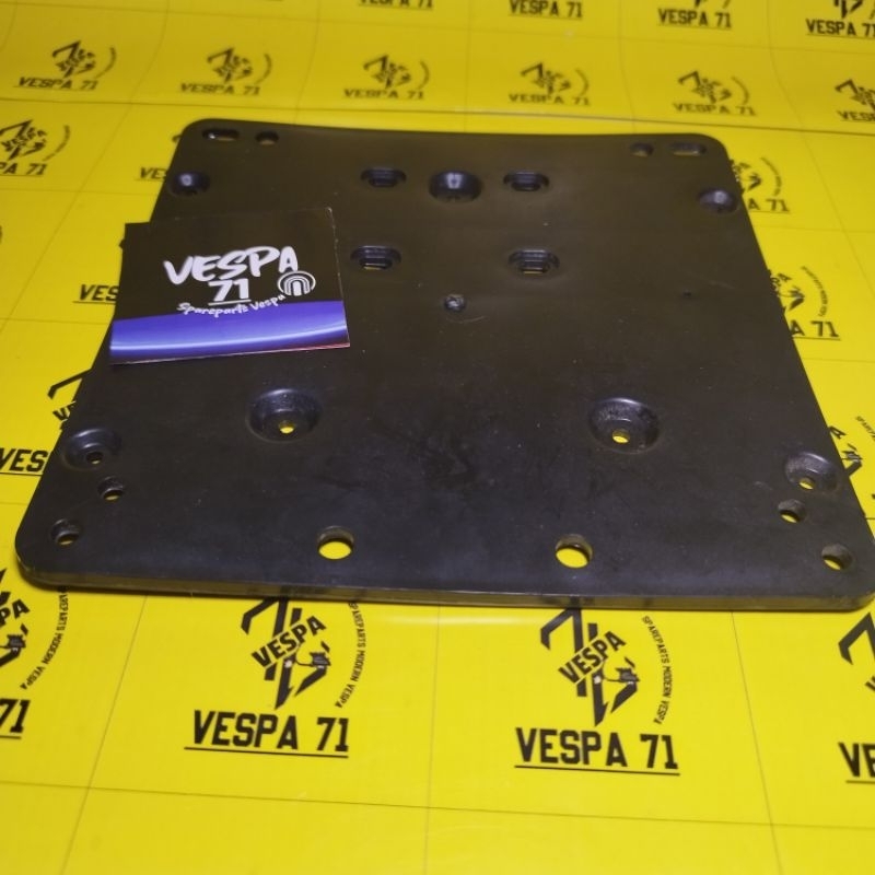dudukan plat nomor belakang vespa matic Lx s Lxv sprint Primavera