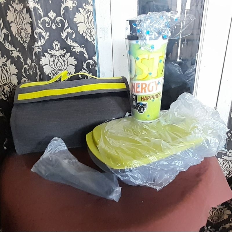 TUPPERWARE BRING YOUR OWN (BYO) SET ALAT MAKAN COWOK HIJAU