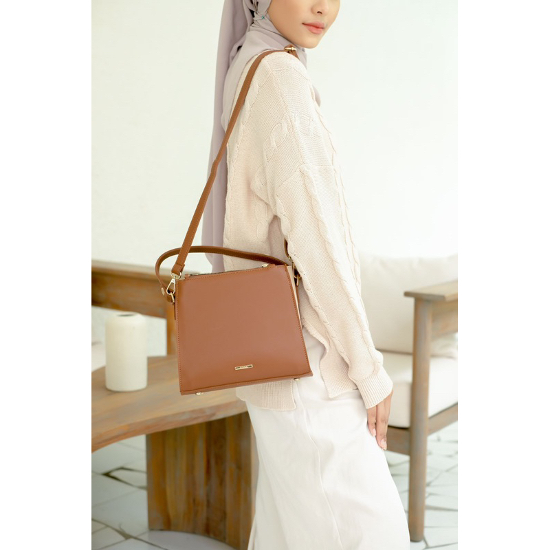 SLING BAG FLICKA J 30 FREE DUSTBAG (BISA COD)