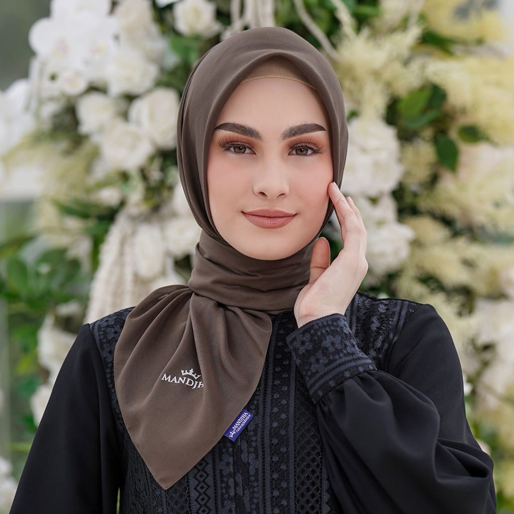MANDJHA Essential Black Plum 75 Scarf By IVAN GUNAWAN - Jilbab Hijab Segi Empat Polos ORIGINAL MANDJ