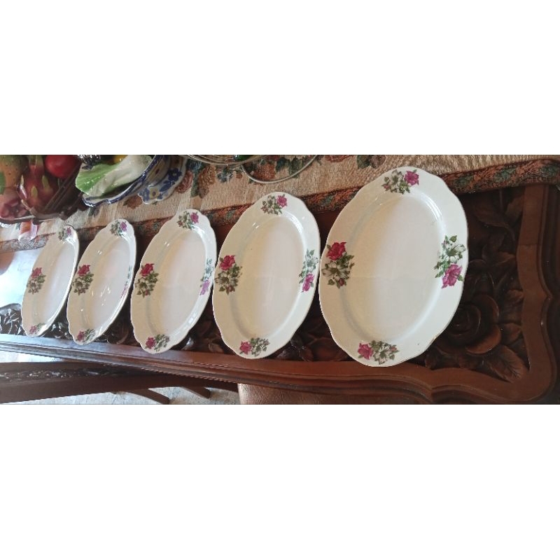 piring antik motif bunga kangkung